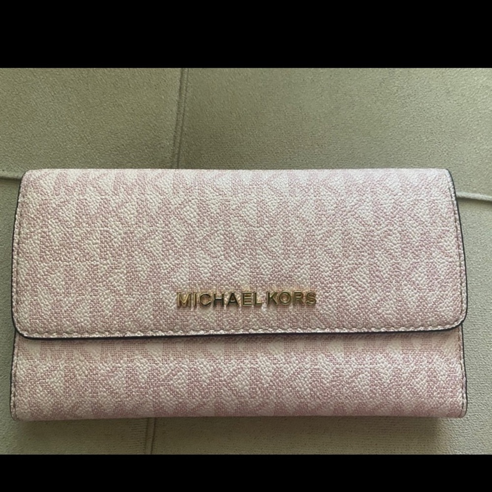 Michael Kors Jet Set Travel Large Trifold Wallet